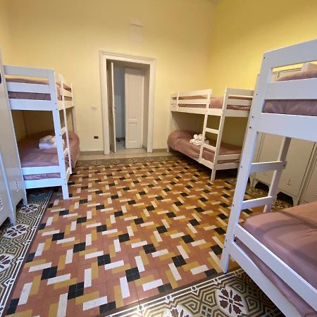 A I R H1O Hostel Nápoly Kültér fotó