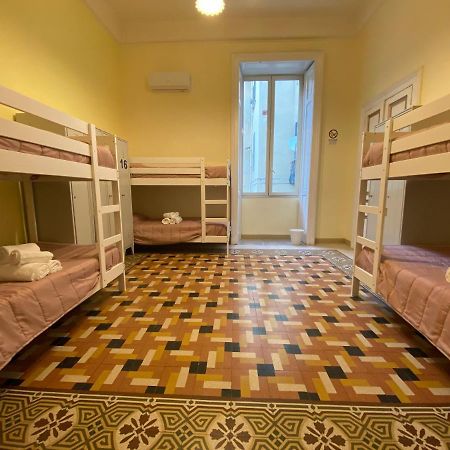 A I R H1O Hostel Nápoly Kültér fotó