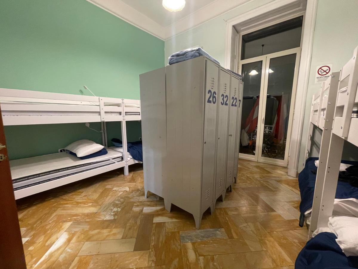 A I R H1O Hostel Nápoly Kültér fotó